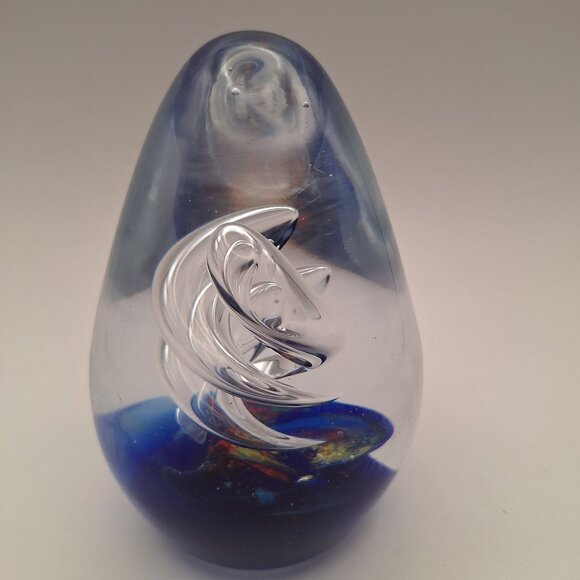 DYNASTY GALLERY HEIRLOOM COLLECTION EGG SHAPED GLASS PAPERWEIGHT COBALT & CLEAR - Picture 4 of 13